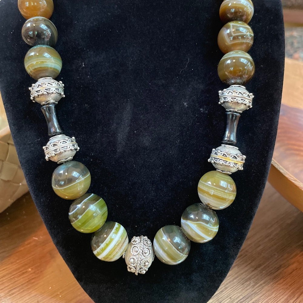 Nice banded serpentine necklace with ornate pewter beads.